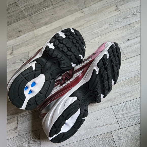 New Balance 740 Women's Burgundy Pink Taffy Sneakers - Picture 5 of 8